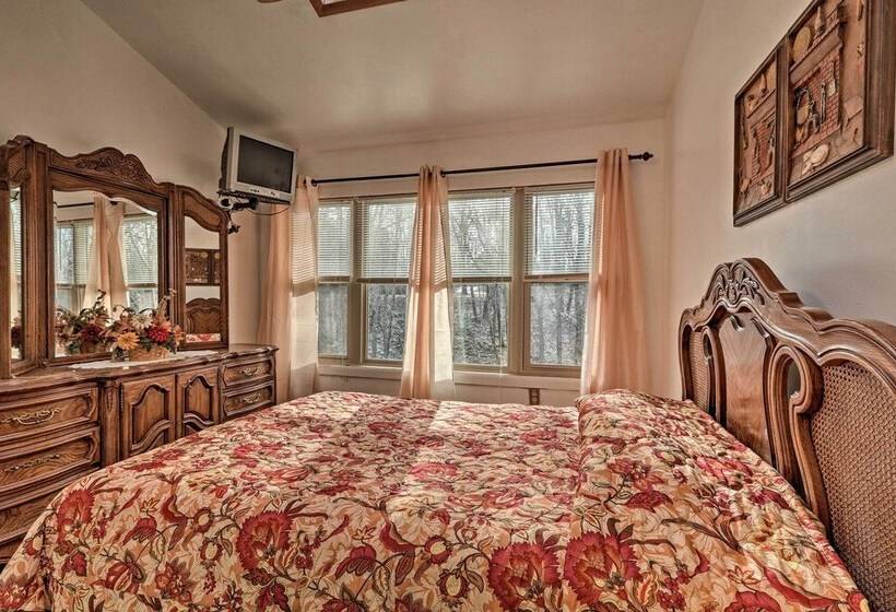 Lake Harmony Home W/ Community Beach Access