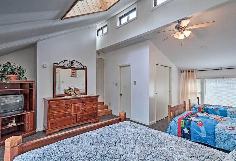 Lake Harmony Home W/ Community Beach Access