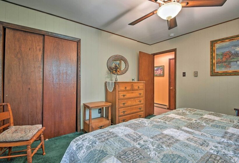 Deck & Big Boulder Views: Lake Harmony House!