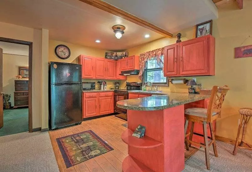 Deck & Big Boulder Views: Lake Harmony House!