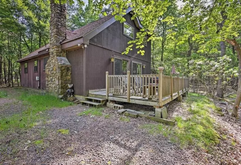 Deck & Big Boulder Views: Lake Harmony House!