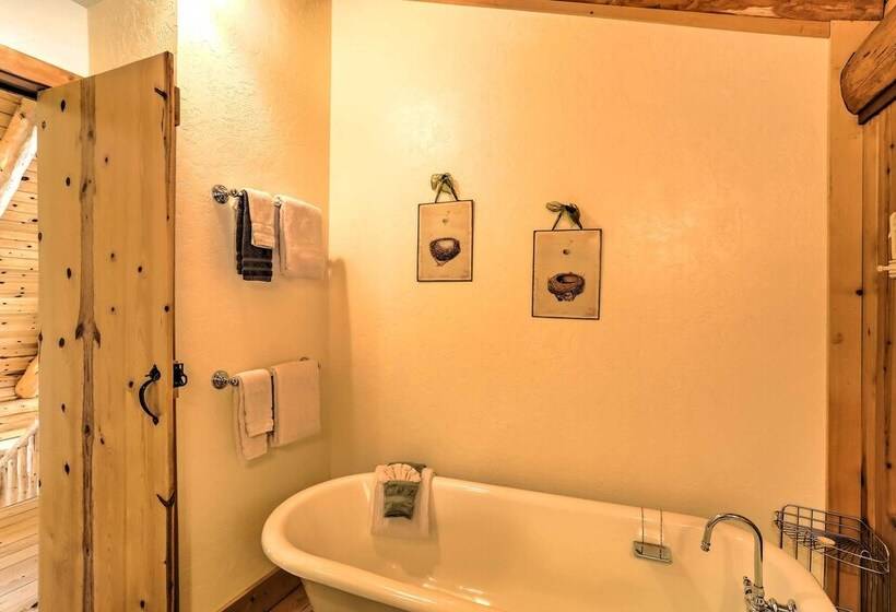 Log Home On 60 Private Acres By Mt Shasta Ski Park