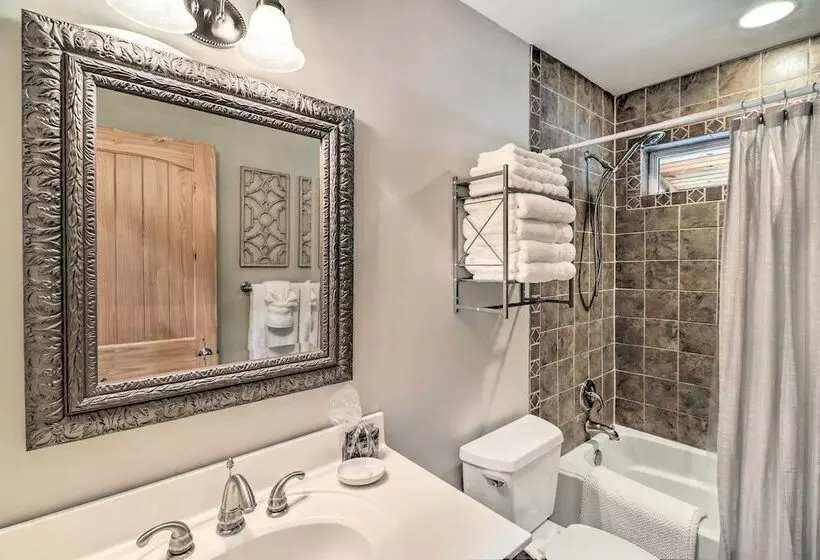 Luxe Franklin Home Features Indoor/outdoor Comfort