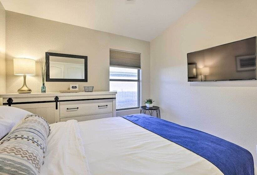 Luxe Gilbert Oasis   Close To Spring Training