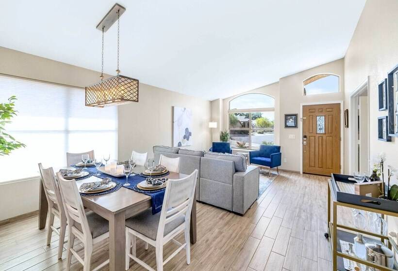 Luxe Gilbert Oasis   Close To Spring Training