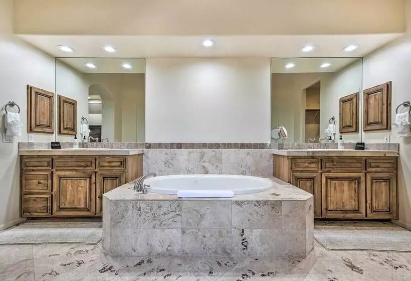 Luxe Scottsdale Home, 1/2 Mile To State Park!
