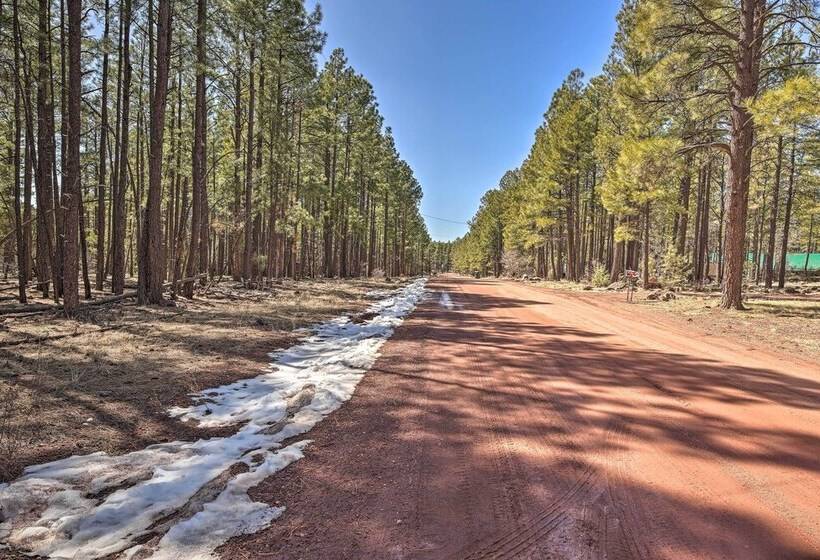 Fire Pit: Family Friendly Lakeside Retreat