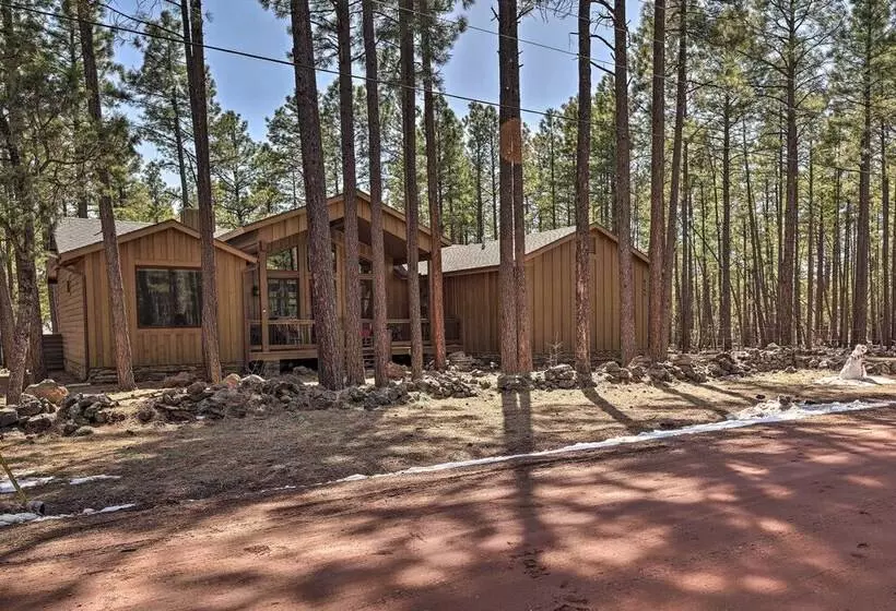 Fire Pit: Family Friendly Lakeside Retreat