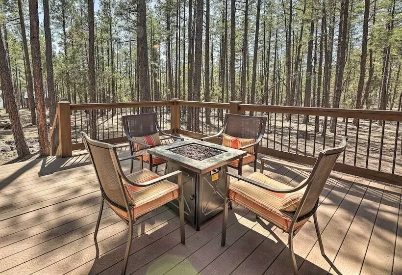 Fire Pit: Family Friendly Lakeside Retreat