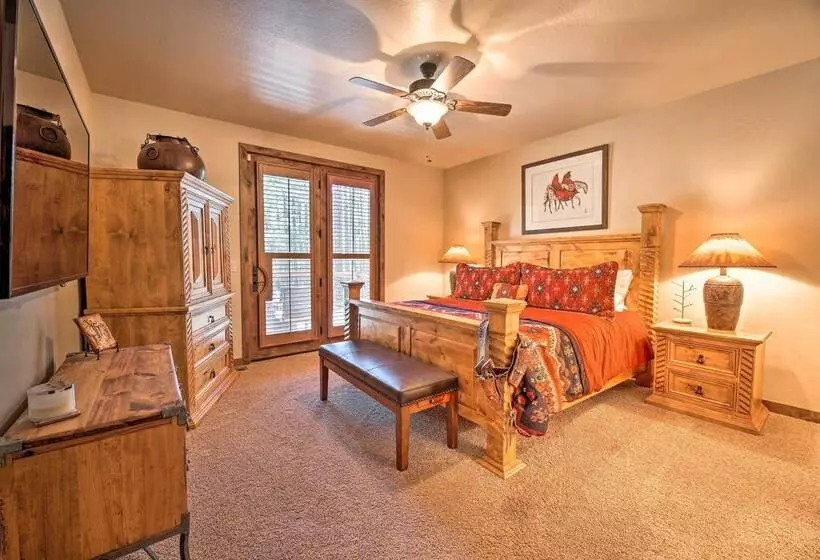 Fire Pit: Family Friendly Lakeside Retreat