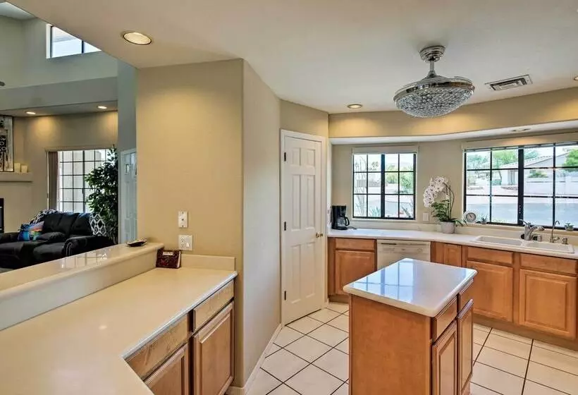 Luxe Lake Havasu Home W/ Pool & Spa, 3 Mi To Lake