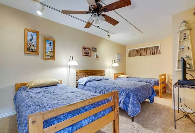 Deck & Gas Grill: Riverfront Mcqueeney Duplex