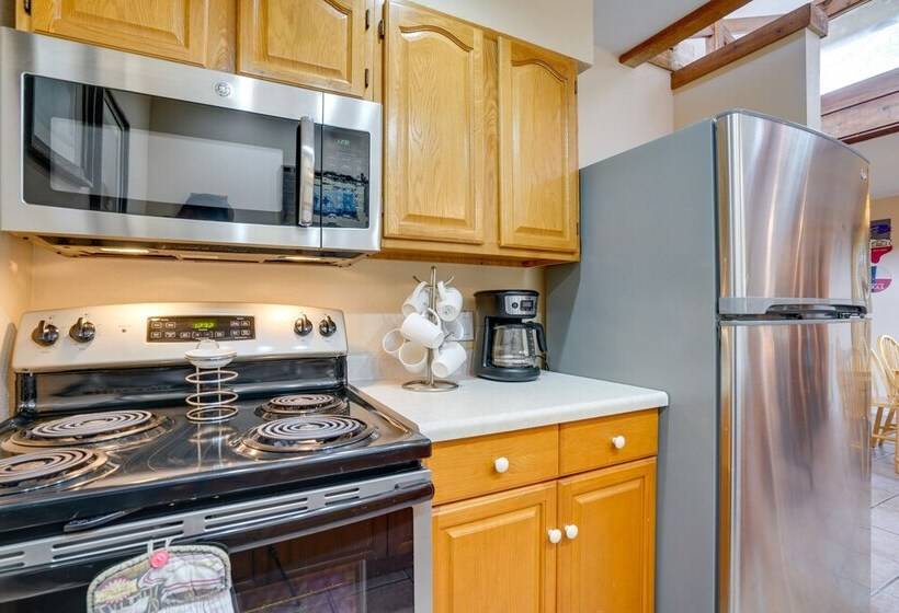 Deck & Gas Grill: Riverfront Mcqueeney Duplex