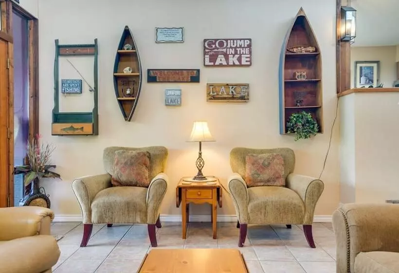 Deck & Gas Grill: Riverfront Mcqueeney Duplex