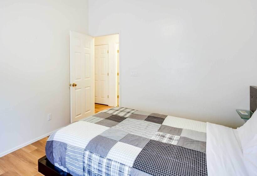 Modern Home W/ Patio & Mtn Views, 9 Mi To Tucson