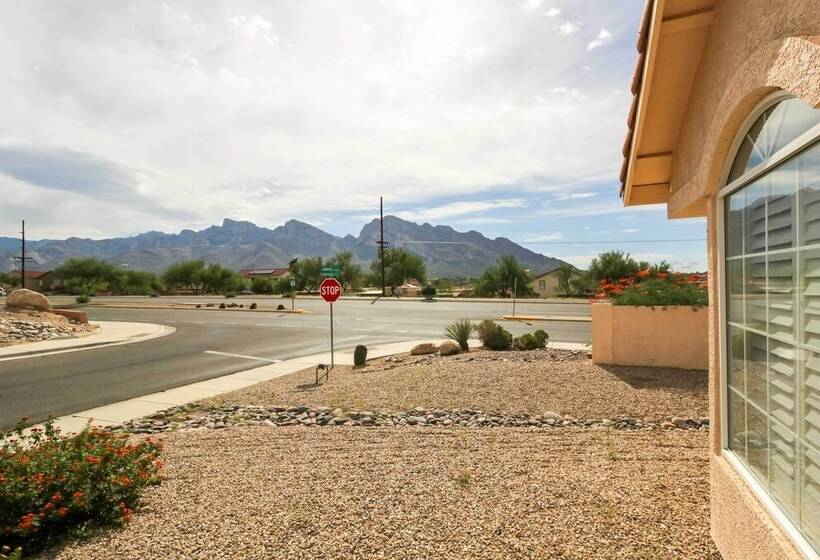 Modern Home W/ Patio & Mtn Views, 9 Mi To Tucson