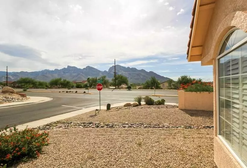 Modern Home W/ Patio & Mtn Views, 9 Mi To Tucson