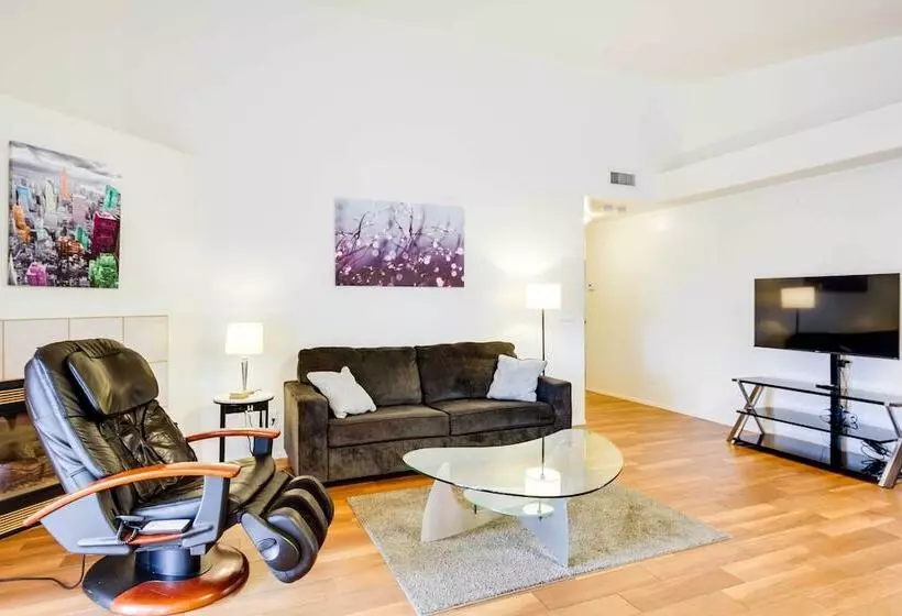 Modern Home W/ Patio & Mtn Views, 9 Mi To Tucson