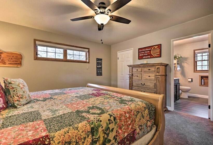 Modern Strawberry Cabin W/ Hammock, Deck, Fire Pit