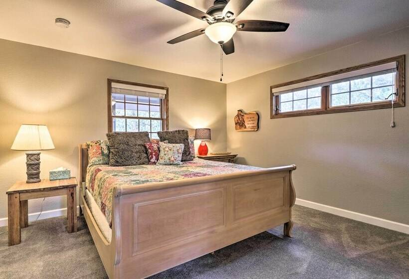 Modern Strawberry Cabin W/ Hammock, Deck, Fire Pit