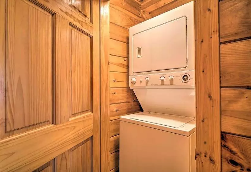 Mountain Pool Lodge Sevierville Cabin W/ Hot Tub