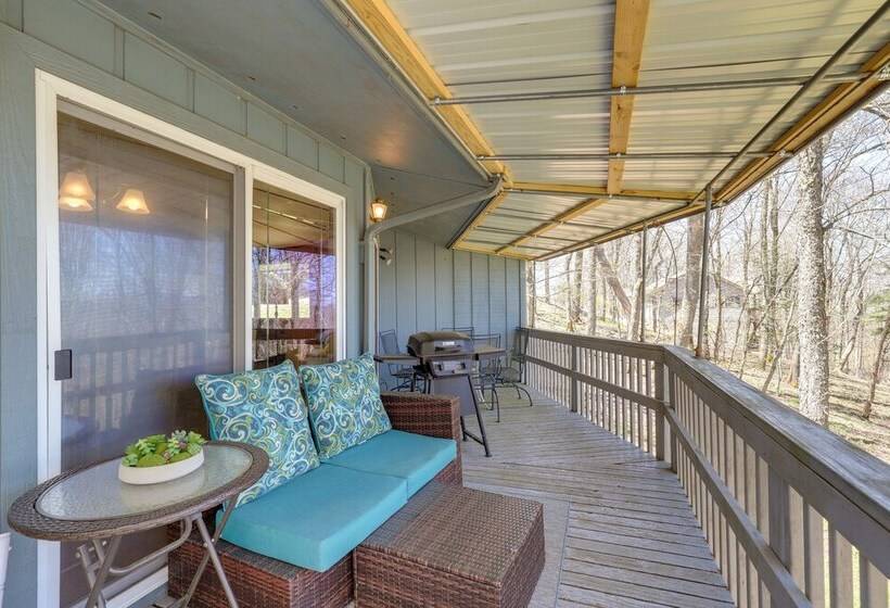 Mountaintop Mars Hill Cabin W/ Wraparound Deck!