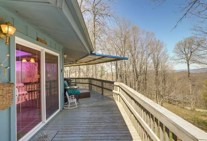 Mountaintop Mars Hill Cabin W/ Wraparound Deck!