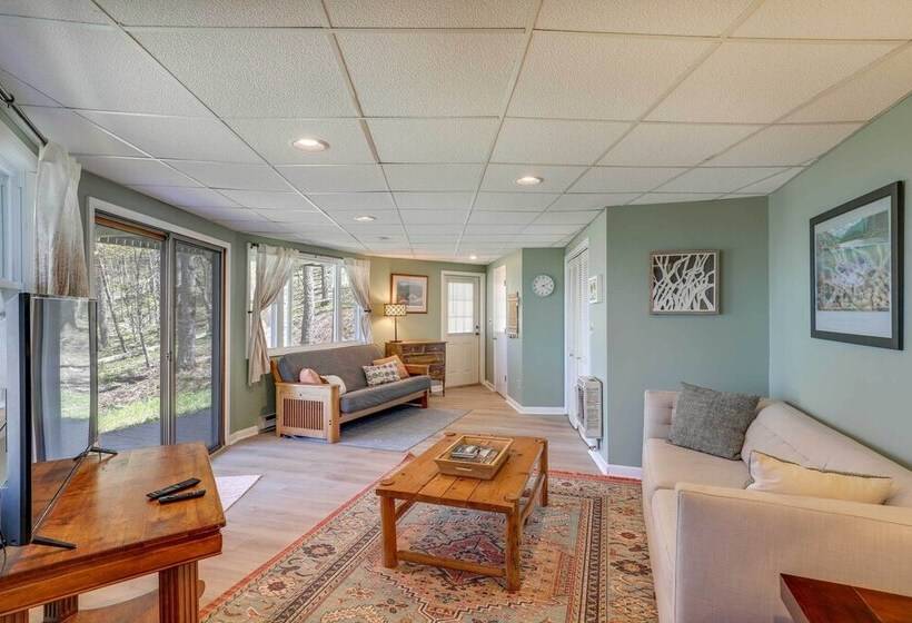 Mountaintop Mars Hill Cabin W/ Wraparound Deck!