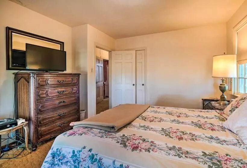 Pet Friendly Navasota Ranch House W/ Arcade!