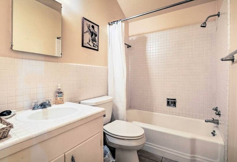 Pet Friendly Navasota Ranch House W/ Arcade!