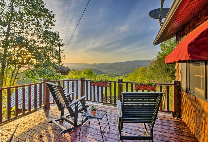 Quaint Bryson City Cottage W/ Smoky Mountain Views