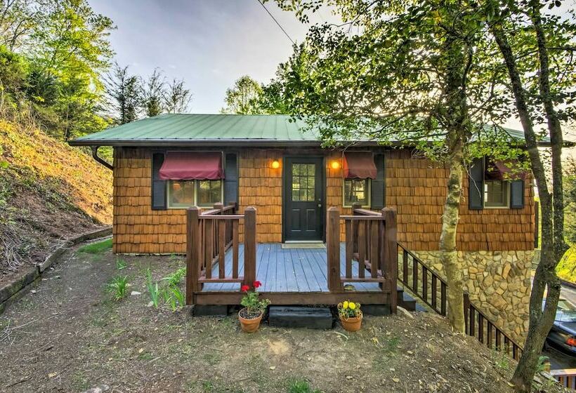Quaint Bryson City Cottage W/ Smoky Mountain Views