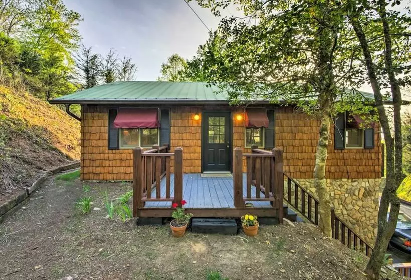 Quaint Bryson City Cottage W/ Smoky Mountain Views