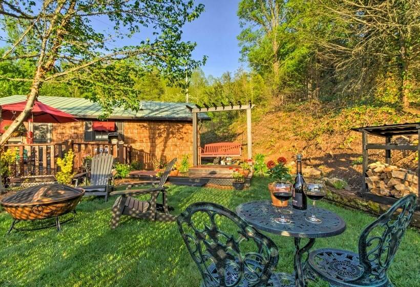 Quaint Bryson City Cottage W/ Smoky Mountain Views