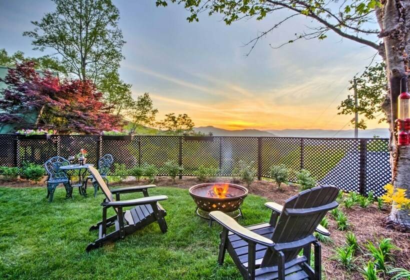 Quaint Bryson City Cottage W/ Smoky Mountain Views