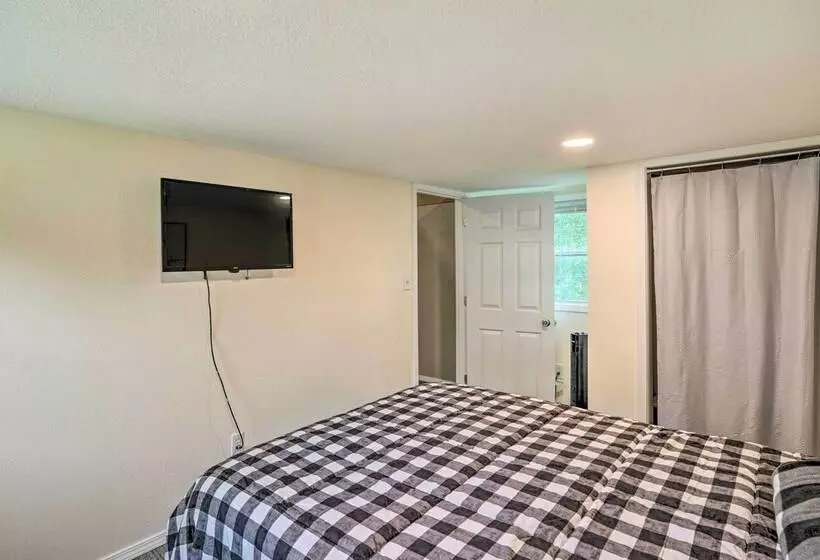 Quaint Montezuma Cabin Near Lake Ponderosa!