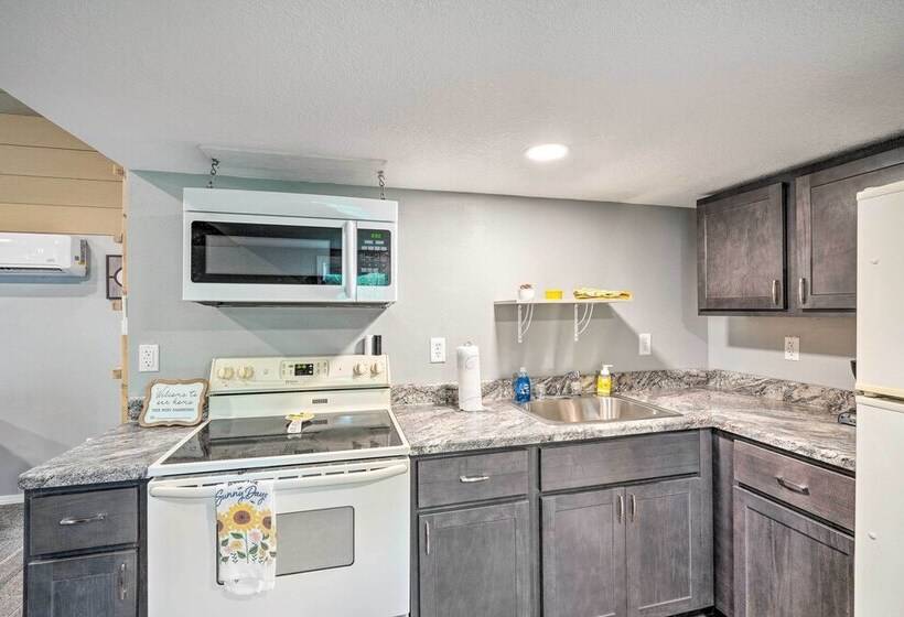 Quaint Montezuma Cabin Near Lake Ponderosa!