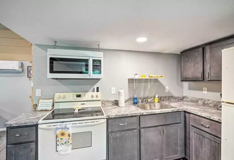 Quaint Montezuma Cabin Near Lake Ponderosa!