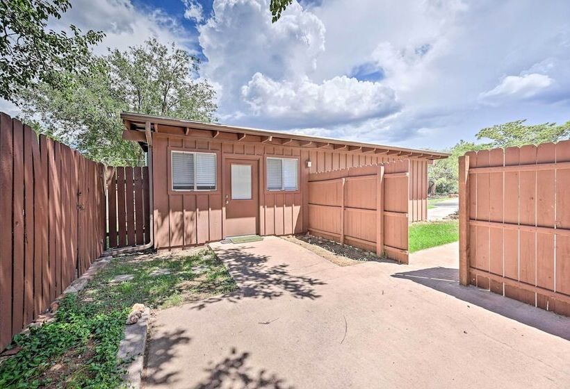 Quaint Sedona Cottage W/ Backyard + Views!