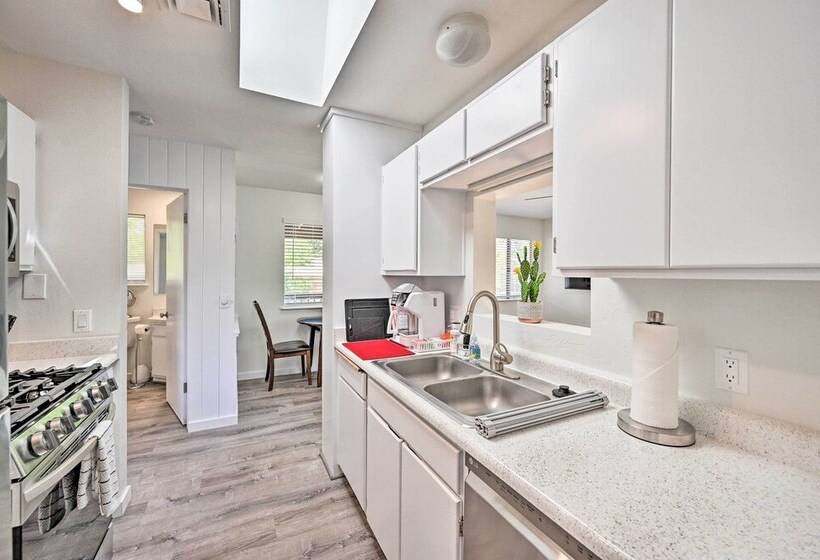 Quaint Sedona Cottage W/ Backyard + Views!