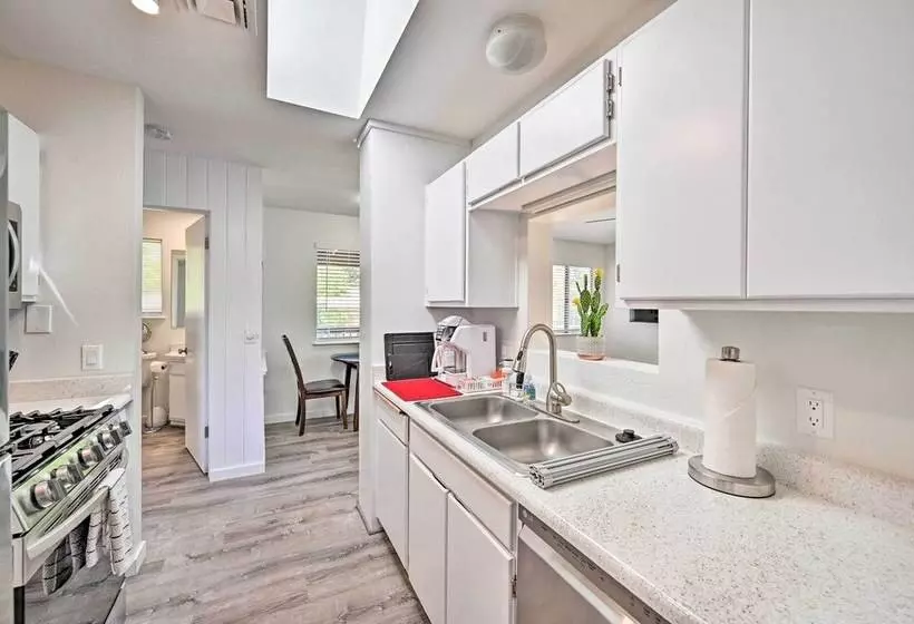 Quaint Sedona Cottage W/ Backyard + Views!