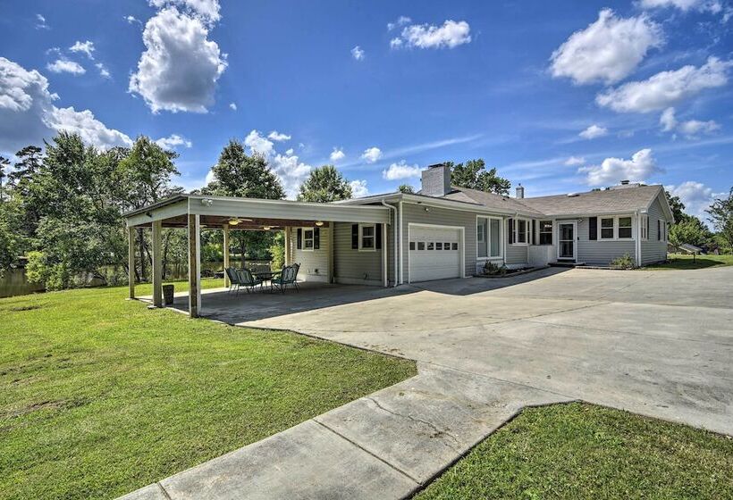 Serene Home On Pond   5 Mi To Dtwn Greensboro