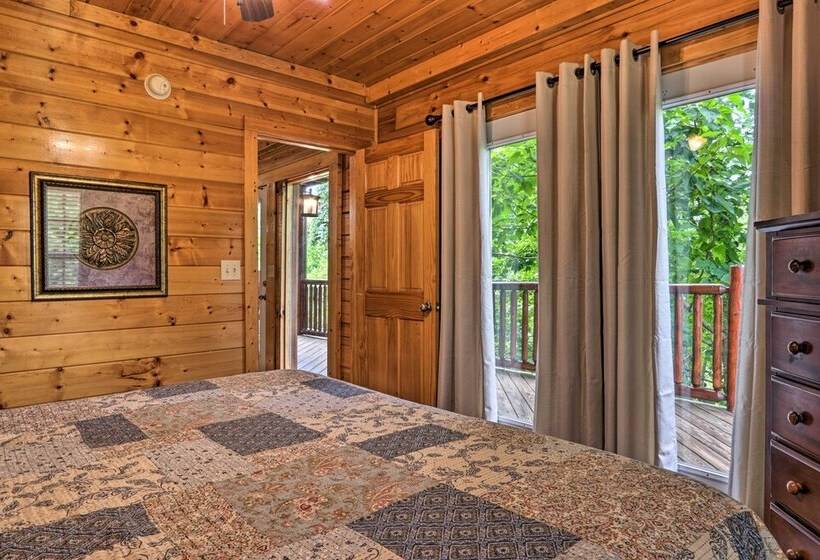 Sevierville Cabin W/ Games, Hot Tub & 4 King Beds!
