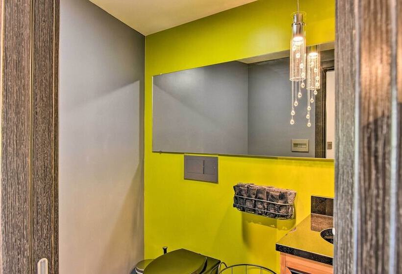 Southern Shores Retreat W/ Expansive Outdoor Space