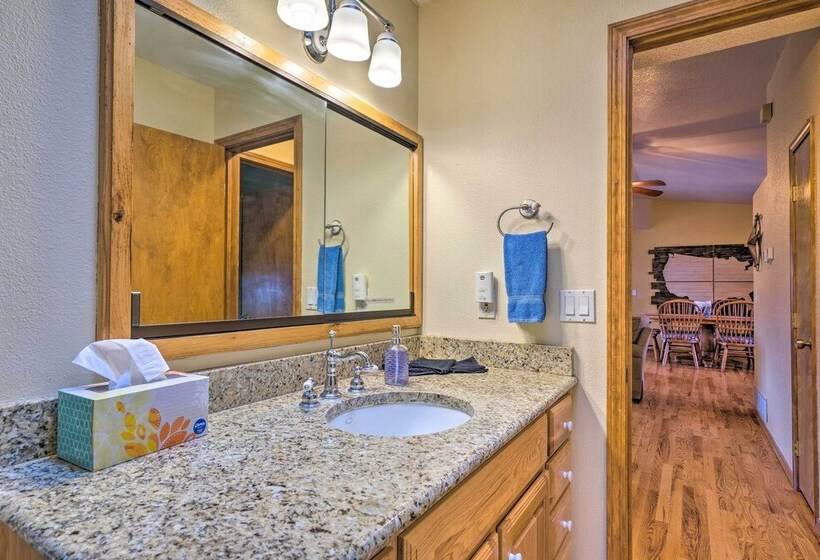 Spacious Family Home < 12 Mi To Usaf Academy!