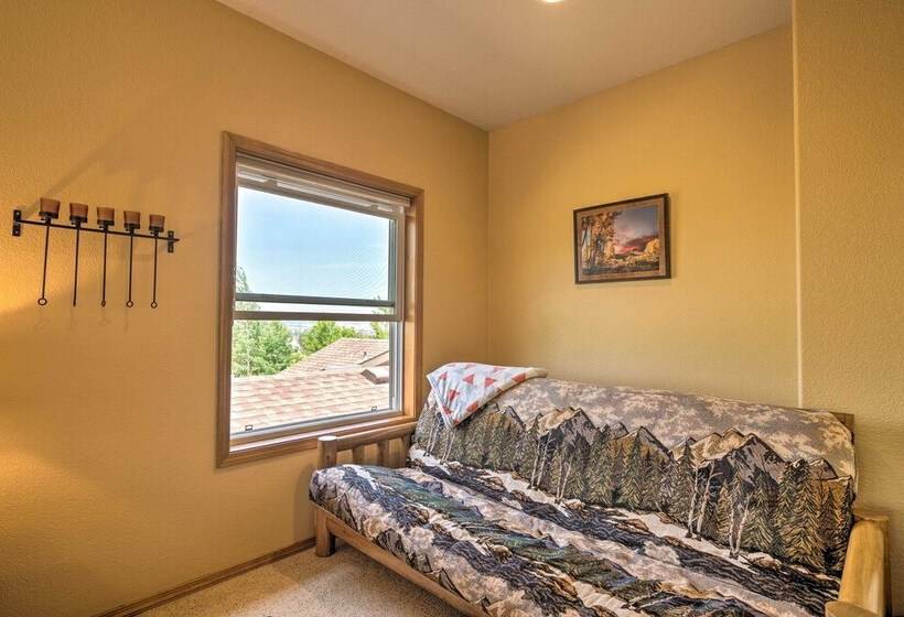 Spacious Family Home < 12 Mi To Usaf Academy!