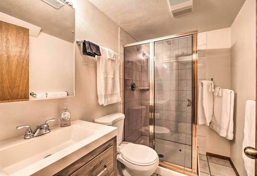 Spacious Family Home < 12 Mi To Usaf Academy!