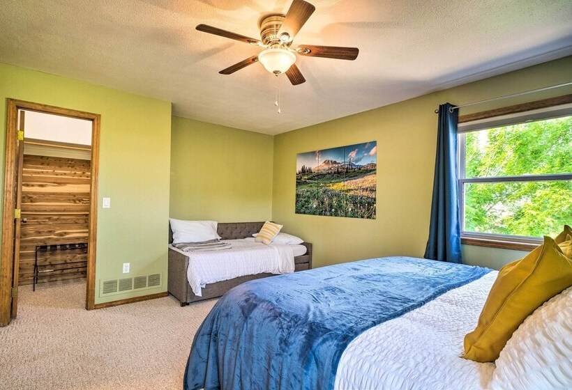 Spacious Family Home < 12 Mi To Usaf Academy!