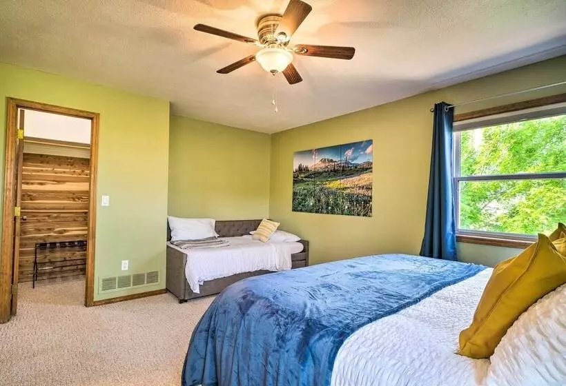 Spacious Family Home < 12 Mi To Usaf Academy!
