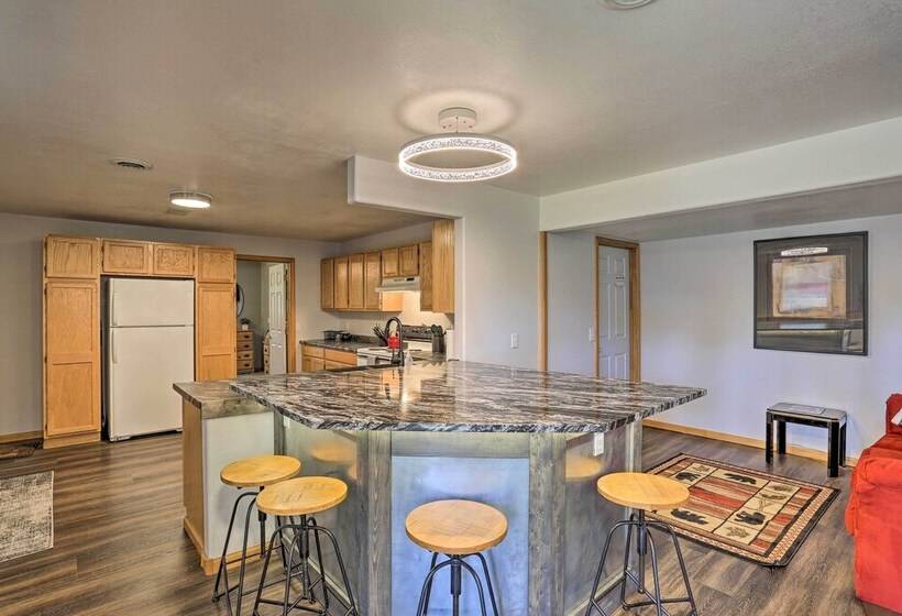 Spacious Home W/ Hot Tub, 3 Mi To Deer Mtn